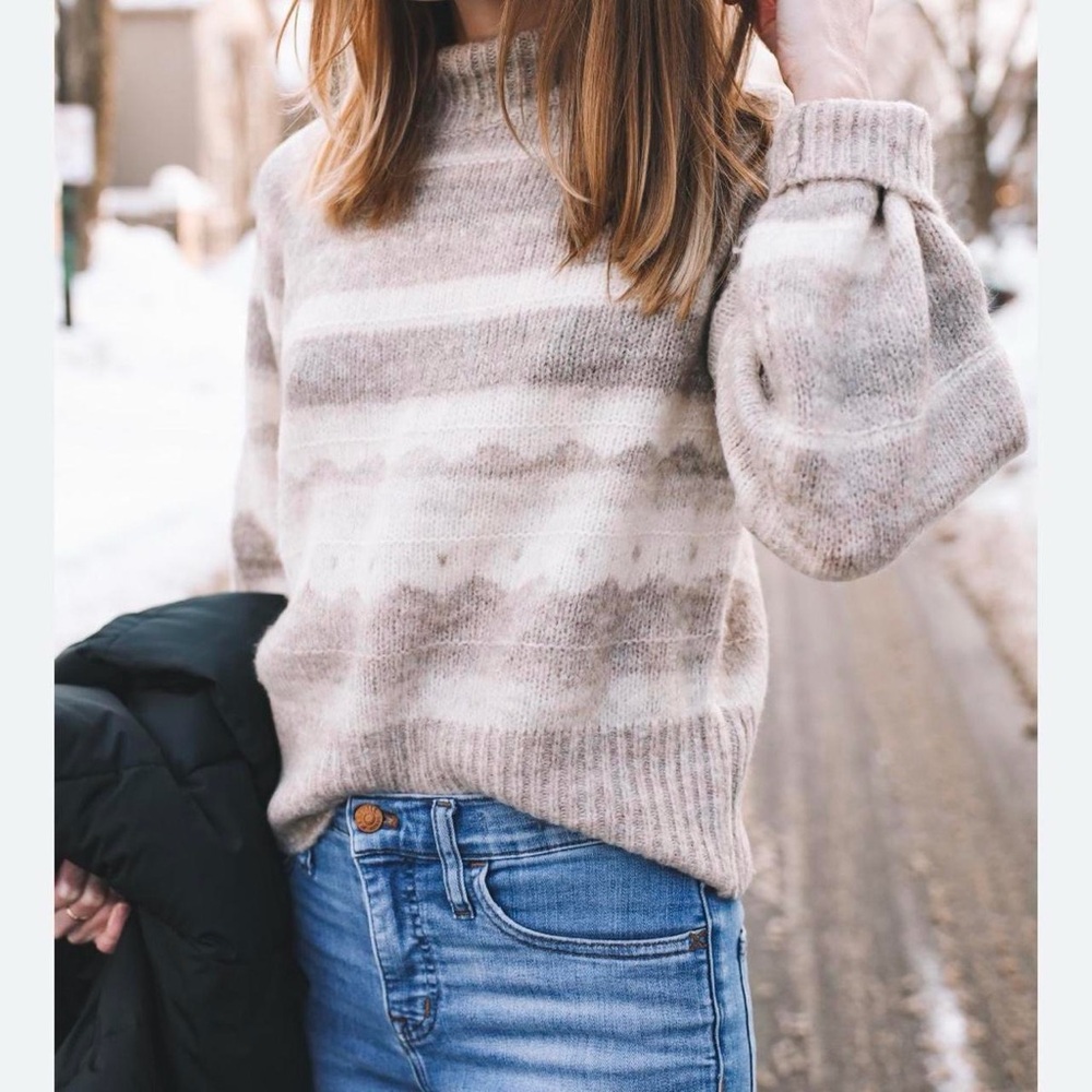Abercrombie & Fitch Neutral Striped Sweater